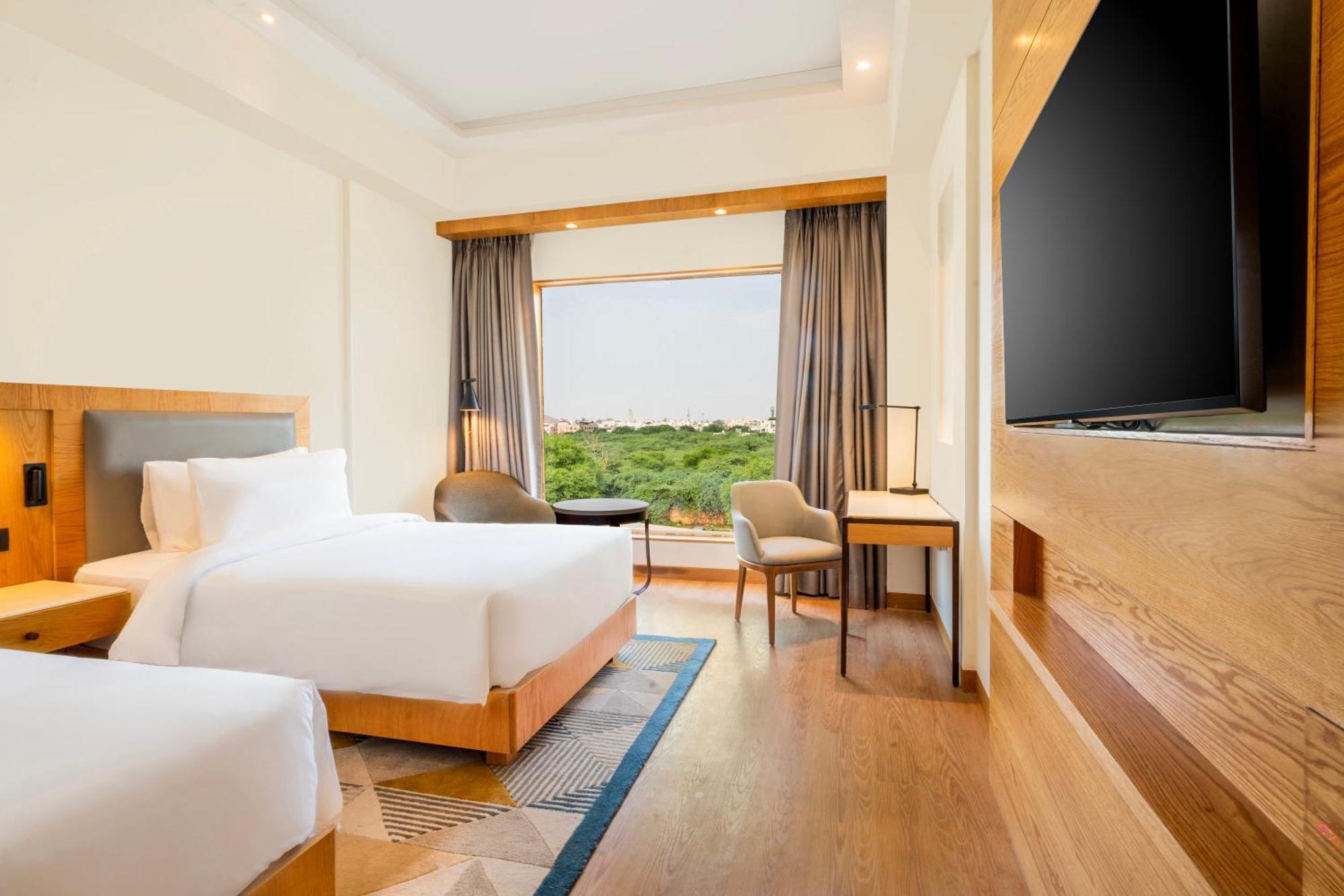 Radisson Hotel Vrindavan Vrindāvan Exterior foto