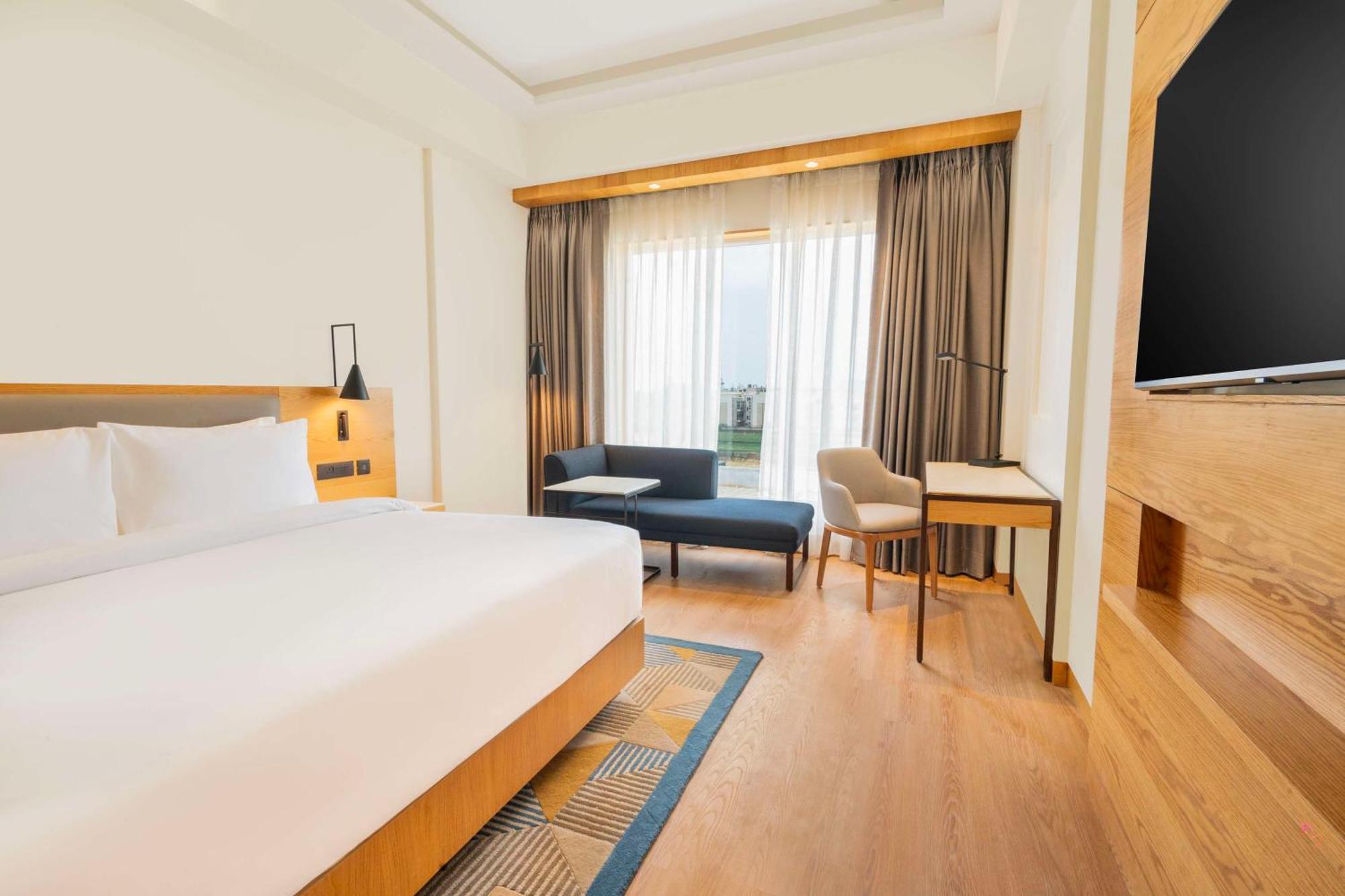 Radisson Hotel Vrindavan Vrindāvan Exterior foto